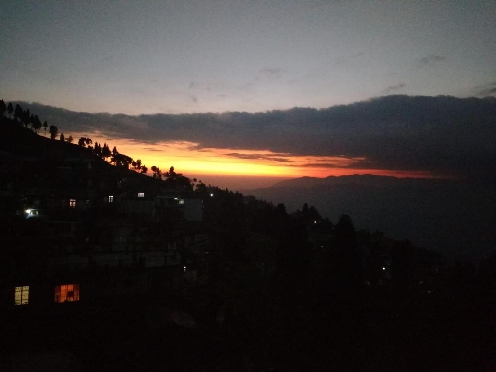 Swabhumi Homestay Kurseong Exterior foto